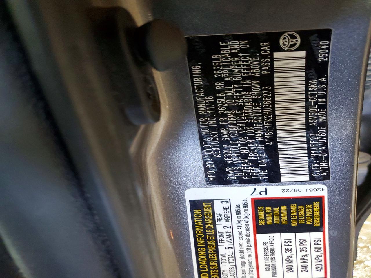2017 TOYOTA CAMRY SE photo 34