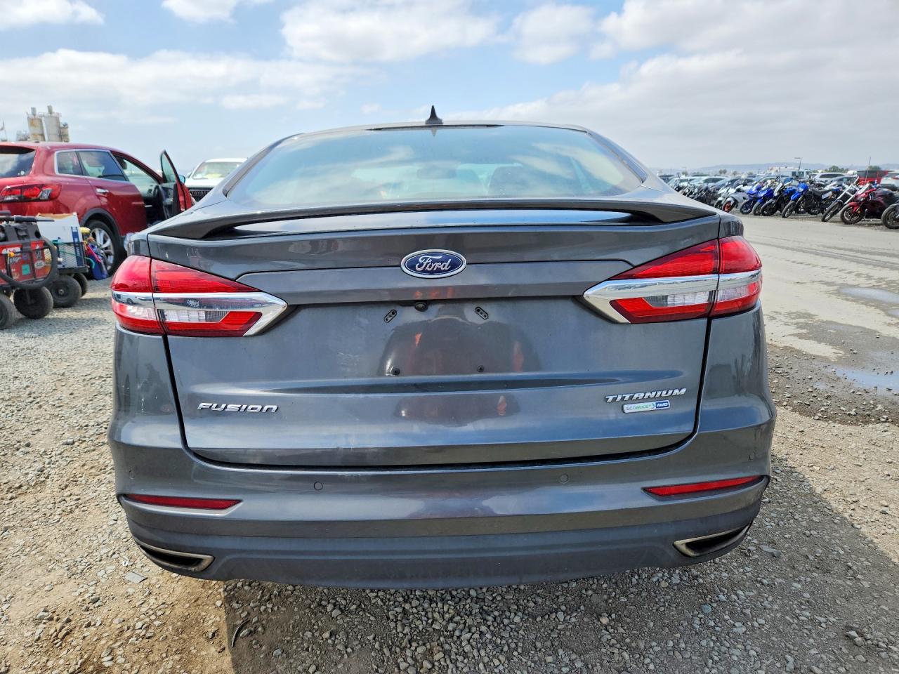 2019 FORD FUSION TITANIUM photo 6