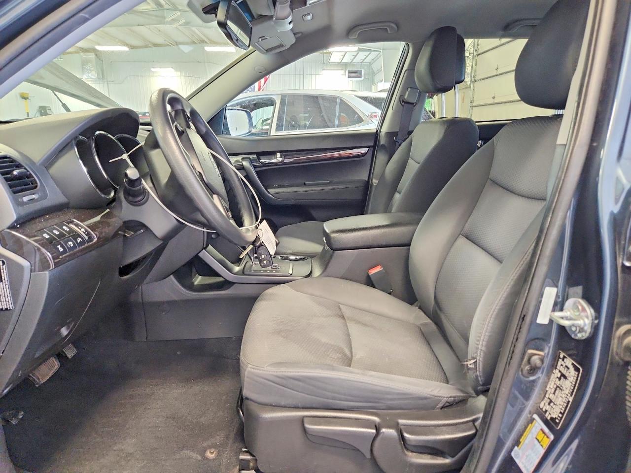 2012 KIA SORENTO photo 13