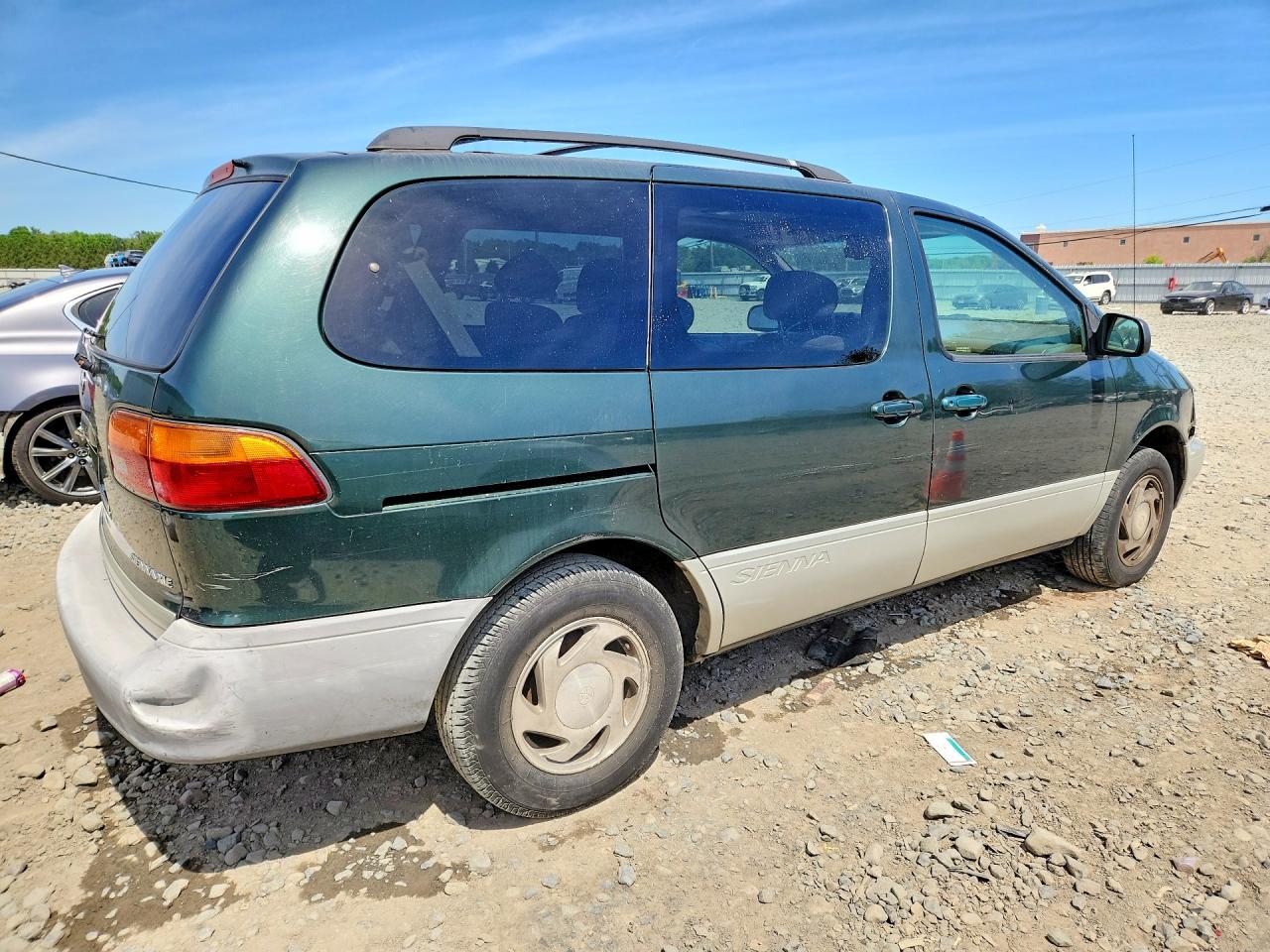 1999 TOYOTA SIENNA XLE photo 7