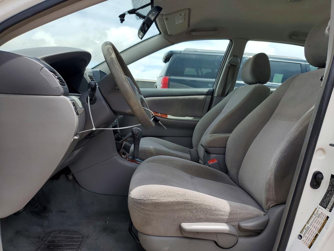 2006 TOYOTA COROLLA LE photo 19