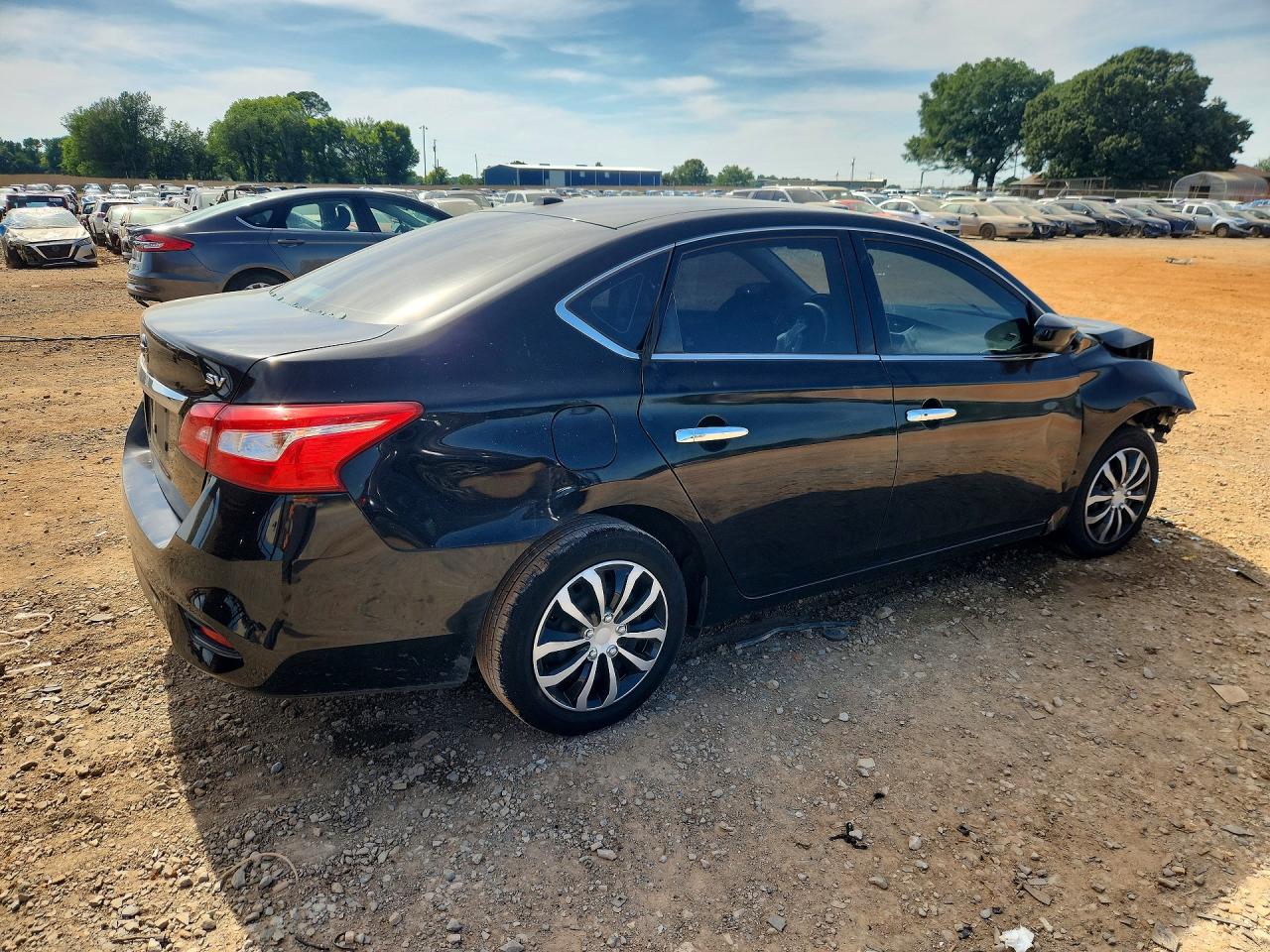 2017 NISSAN SENTRA SV photo 5