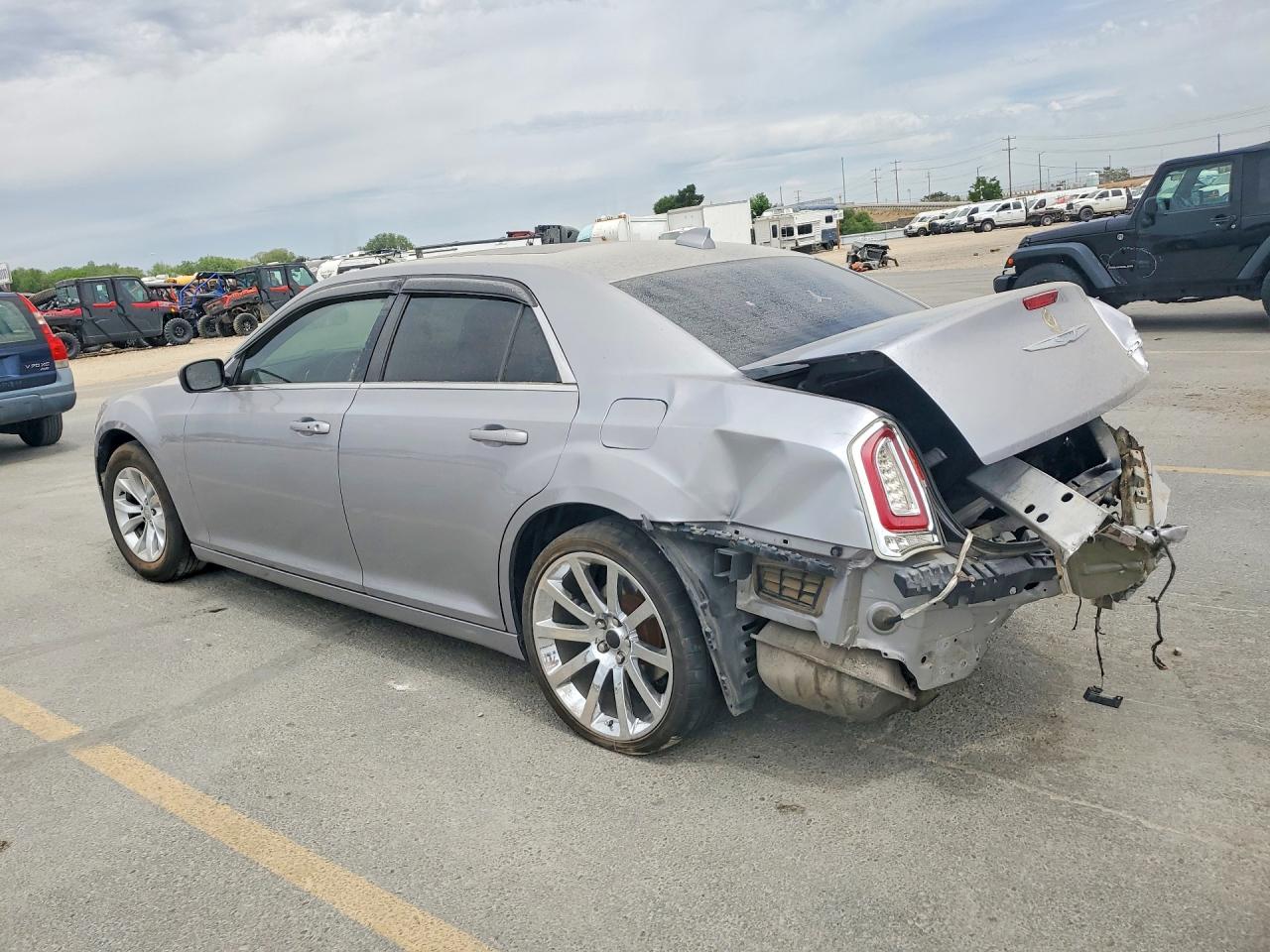 2015 CHRYSLER 300 LIMITED photo 4