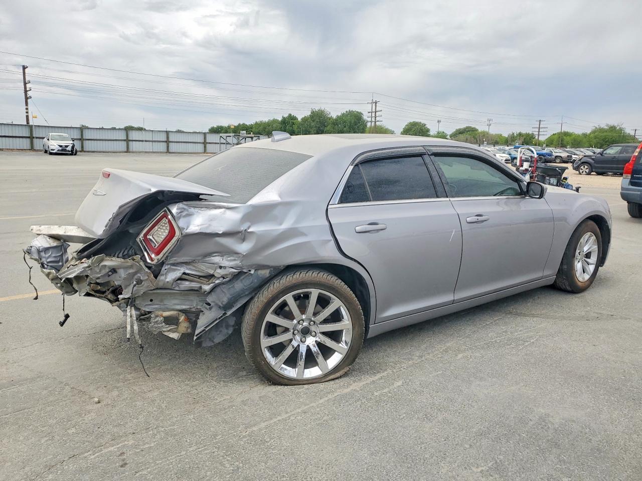 2015 CHRYSLER 300 LIMITED photo 7