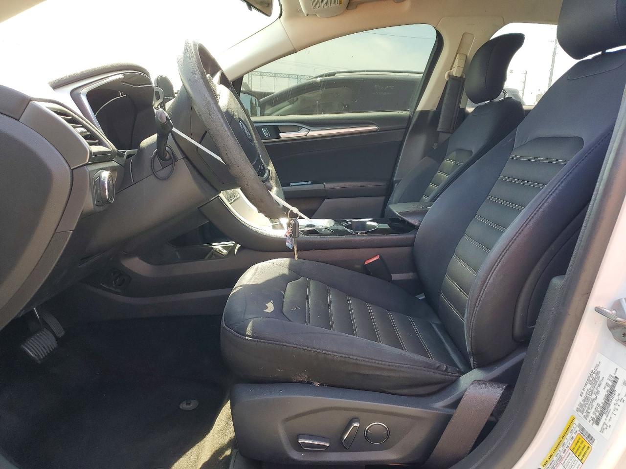 2014 FORD FUSION SE photo 13