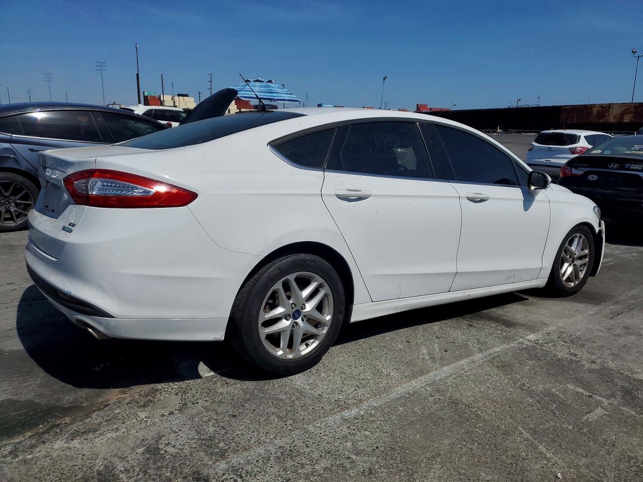 2014 FORD FUSION SE photo 5