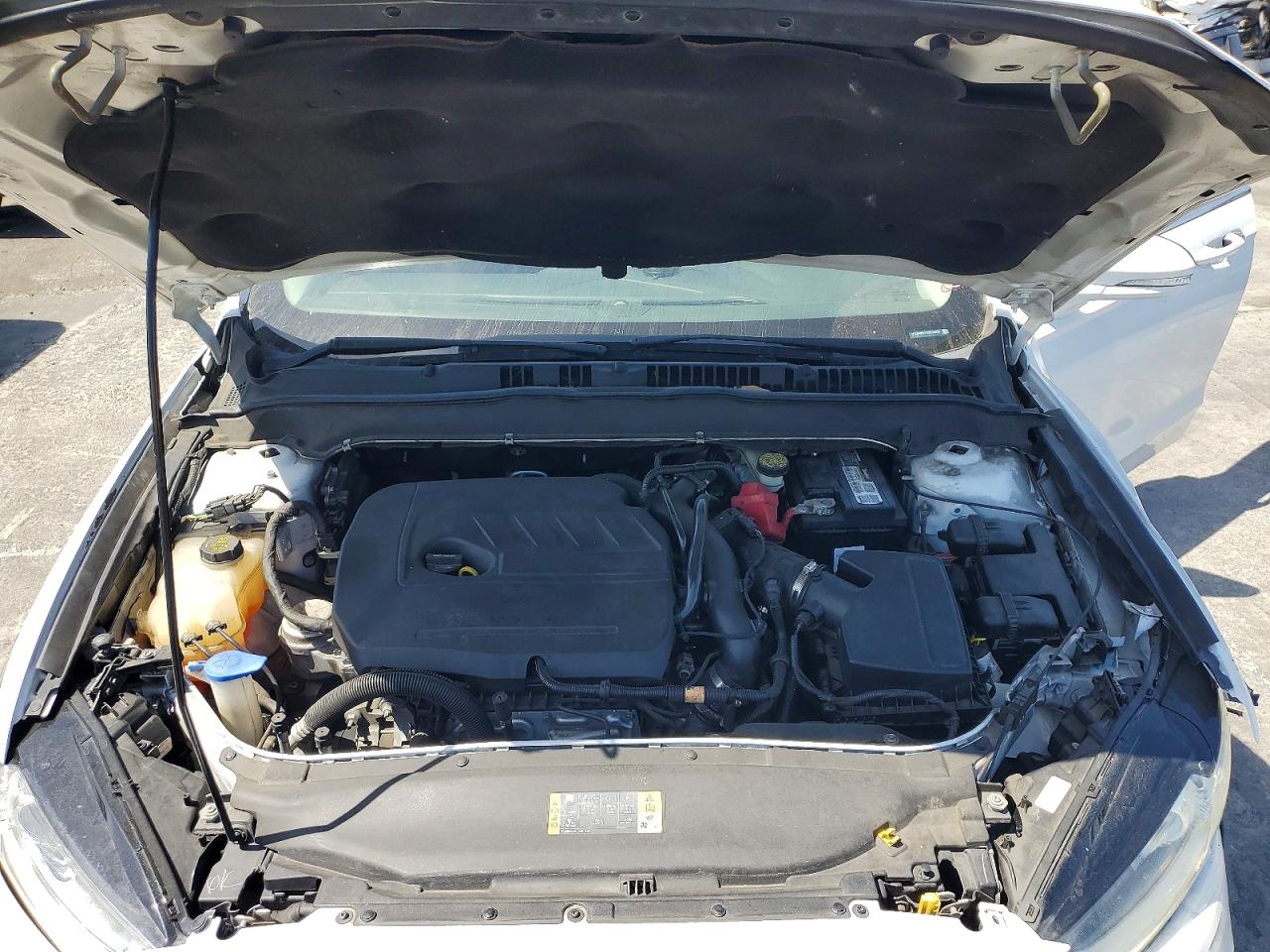 2014 FORD FUSION SE photo 21