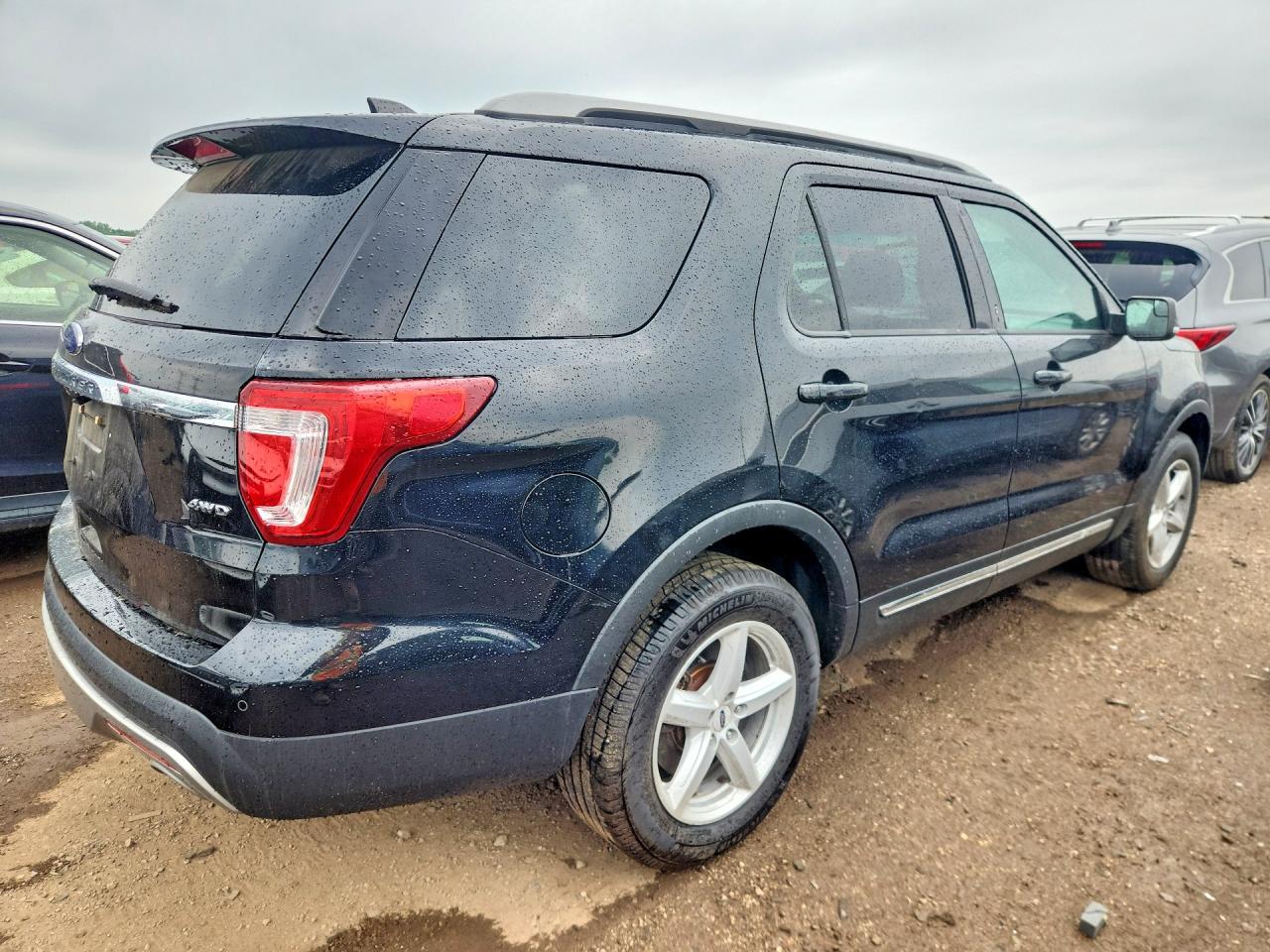 2017 FORD EXPLORER XLT photo 7