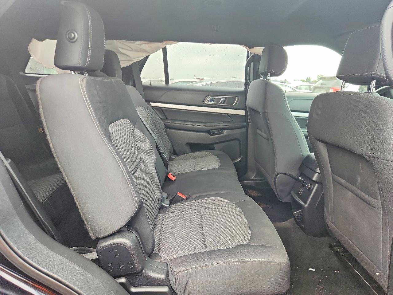 2017 FORD EXPLORER XLT photo 31