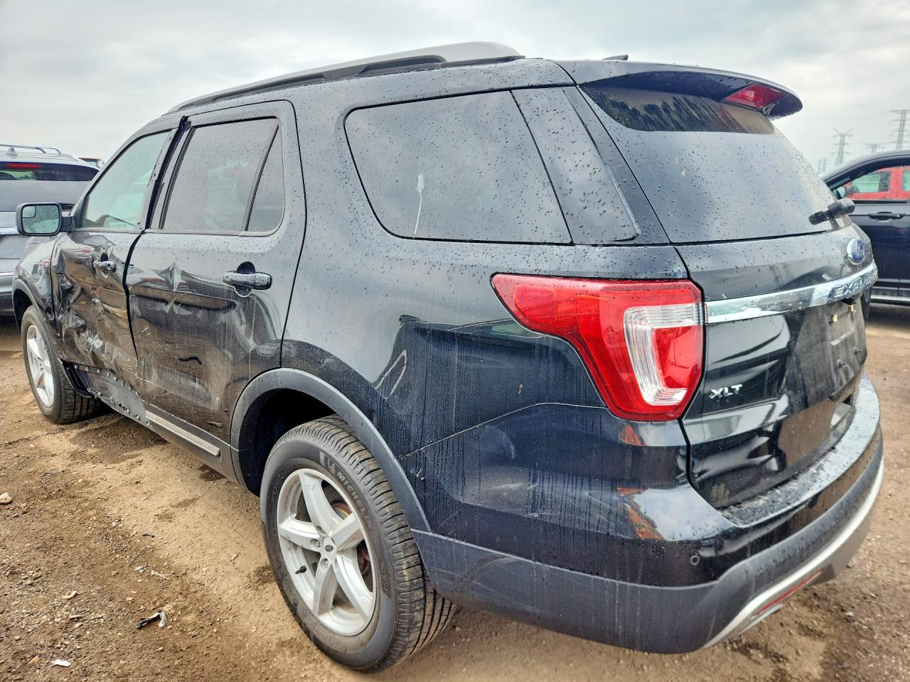 2017 FORD EXPLORER XLT photo 4