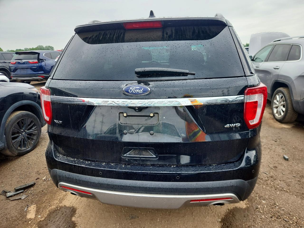 2017 FORD EXPLORER XLT photo 16
