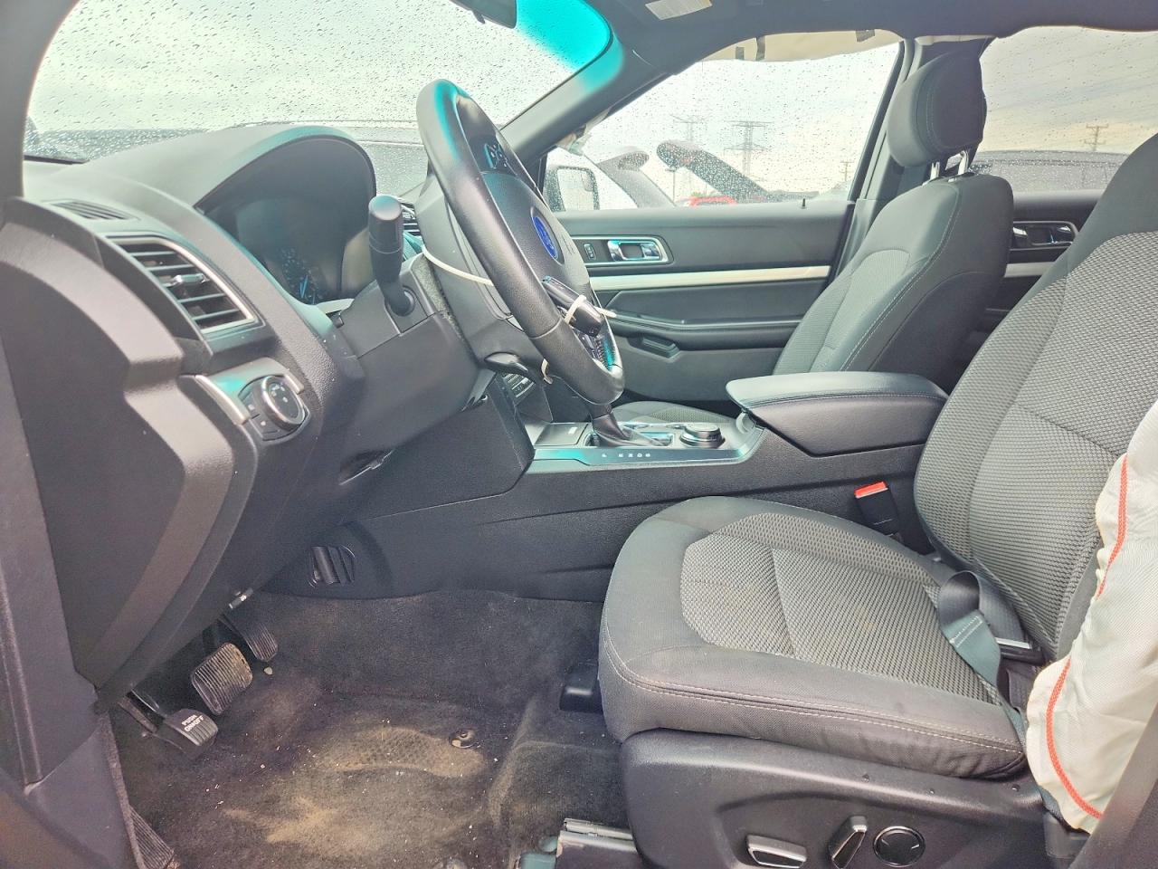 2017 FORD EXPLORER XLT photo 19
