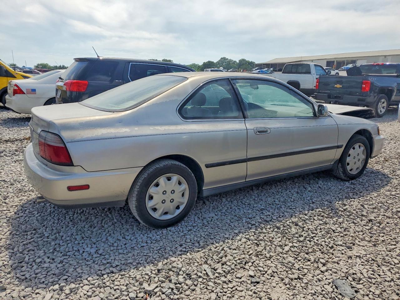 1996 HONDA ACCORD LX photo 7