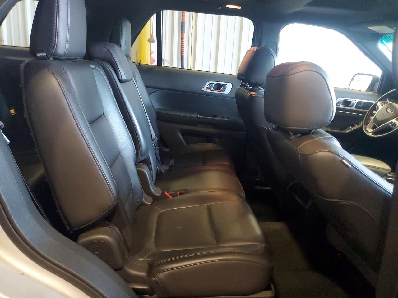 2015 FORD EXPLORER XLT photo 19