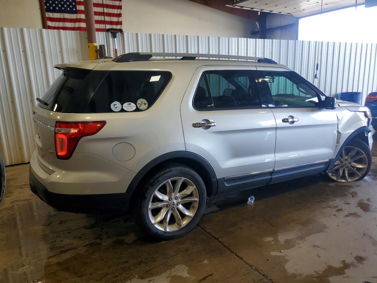 2015 FORD EXPLORER XLT photo 5