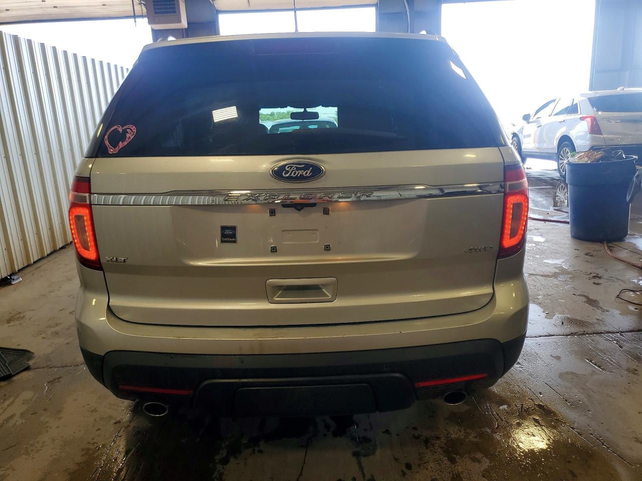 2015 FORD EXPLORER XLT photo 11