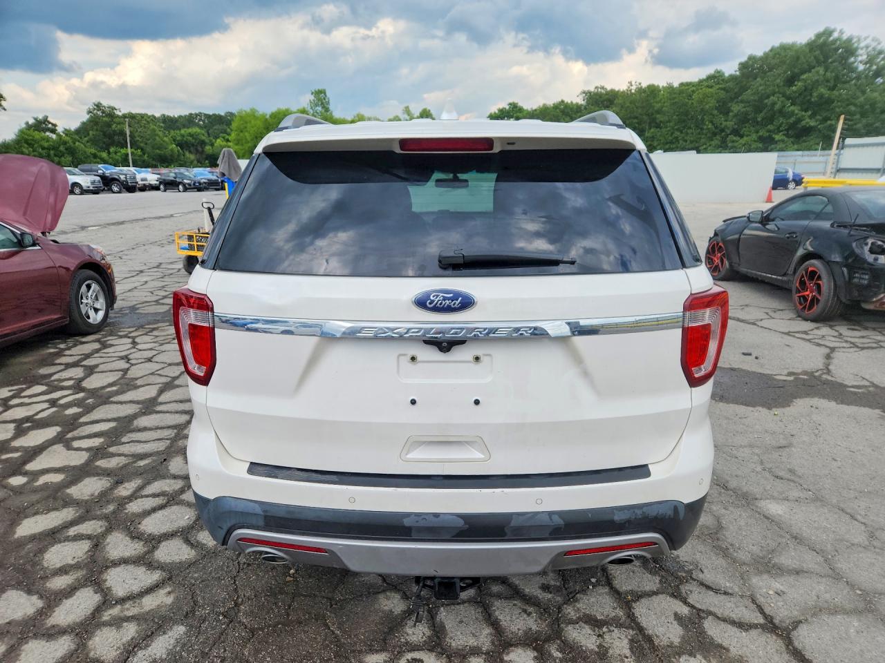 2016 FORD EXPLORER XLT photo 11