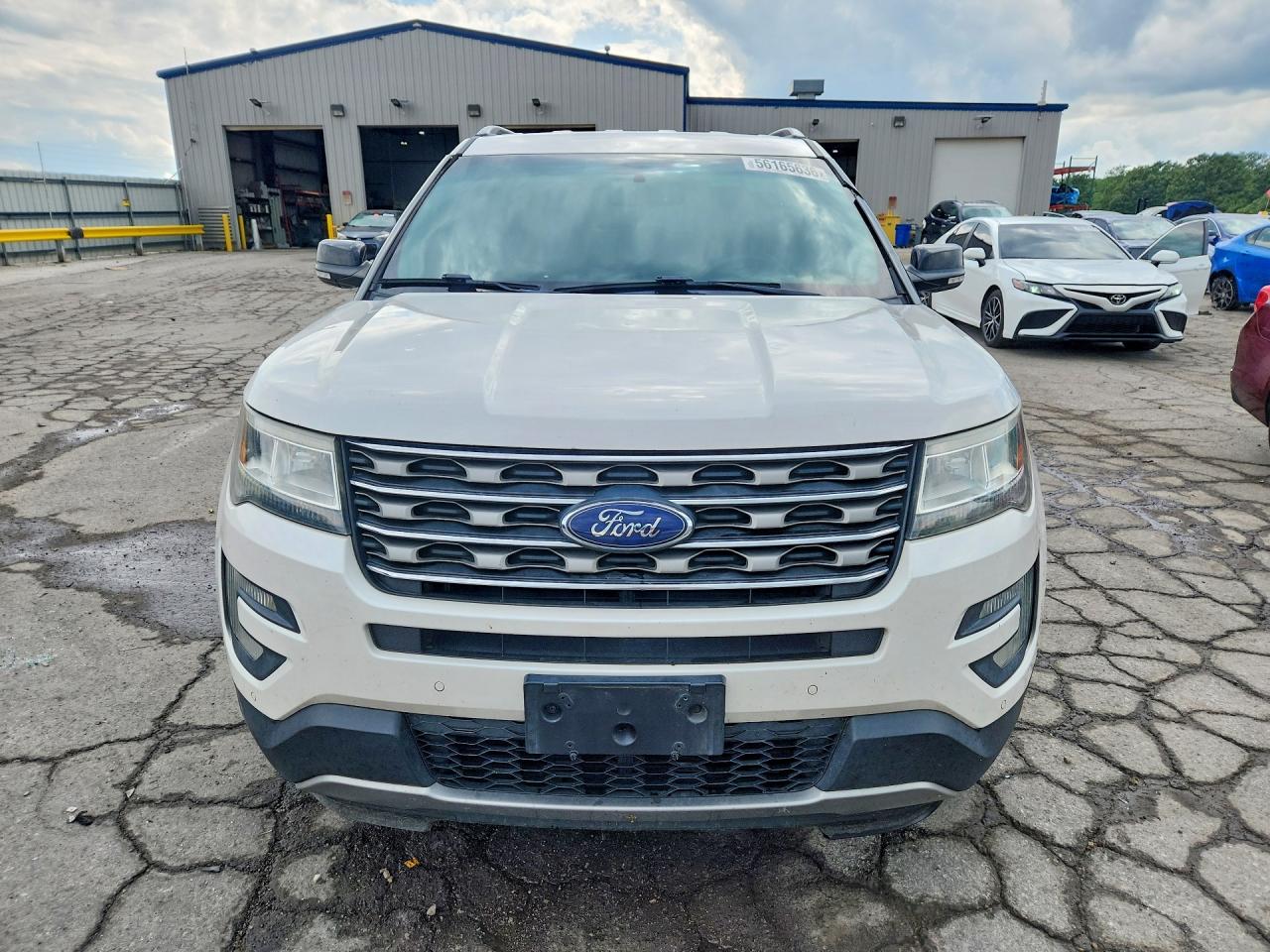 2016 FORD EXPLORER XLT photo 9