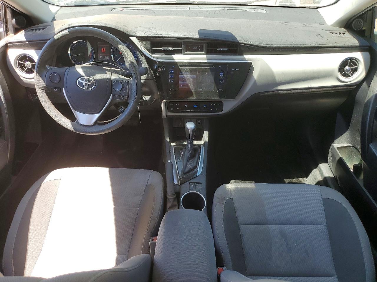 2017 TOYOTA COROLLA LE photo 22