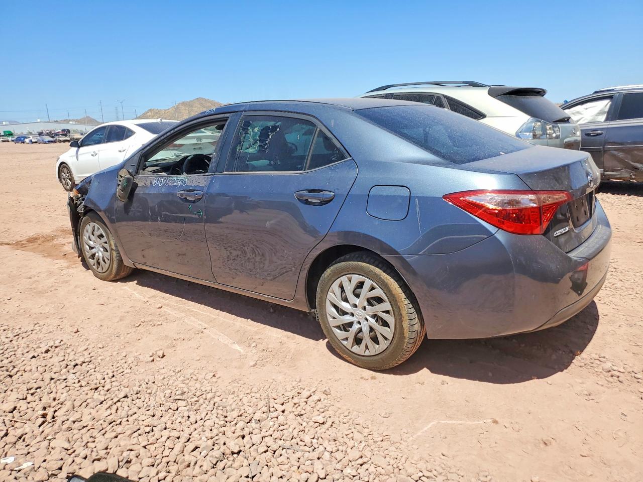 2017 TOYOTA COROLLA LE photo 4