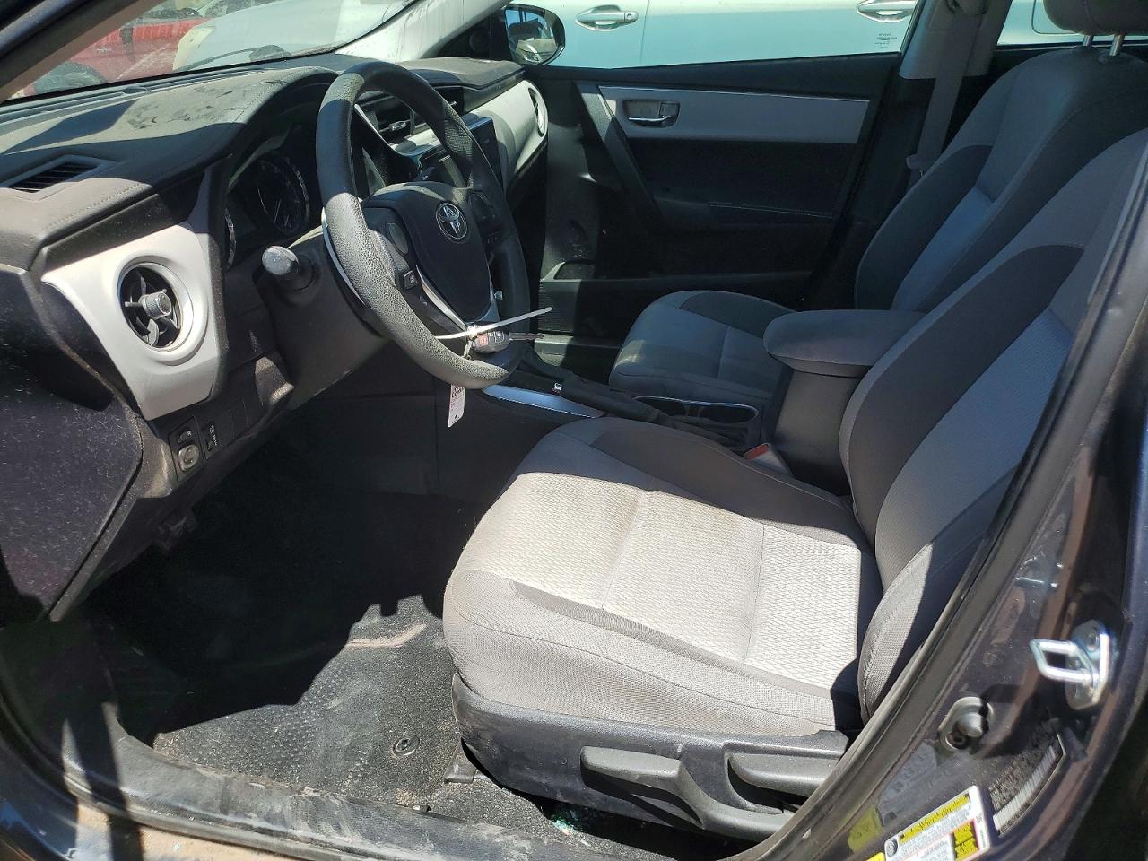 2017 TOYOTA COROLLA LE photo 19