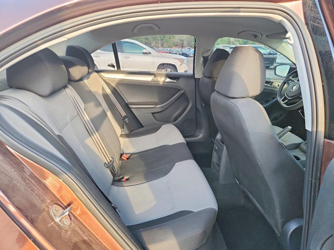 2017 VOLKSWAGEN JETTA S photo 19