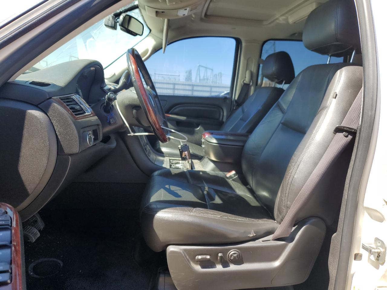 2012 CADILLAC ESCALADE ESV PREMIUM photo 13