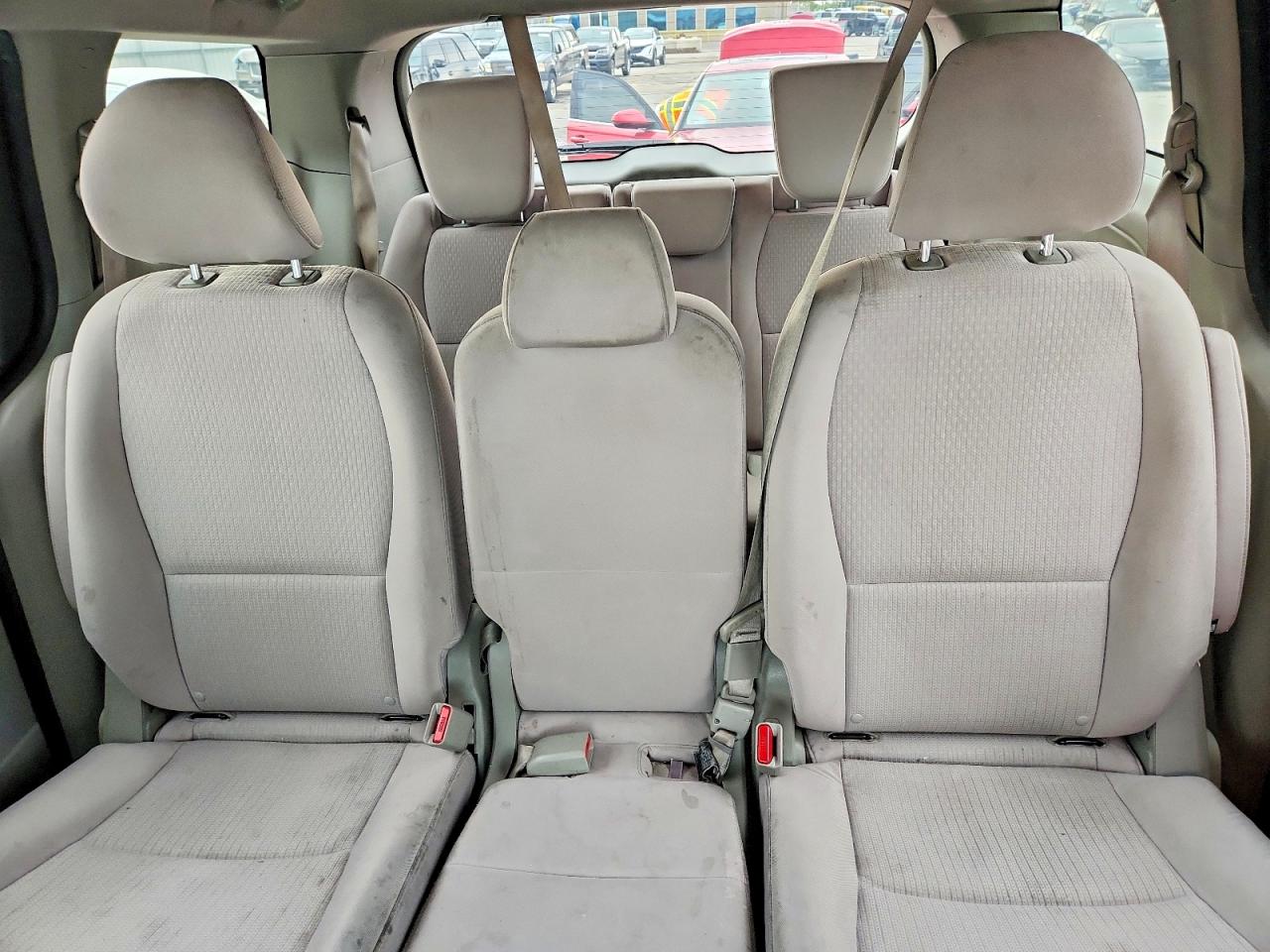 2017 KIA SEDONA LX photo 10