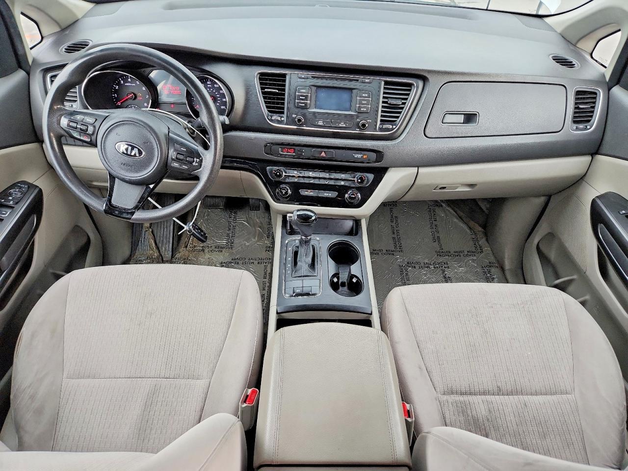 2017 KIA SEDONA LX photo 8