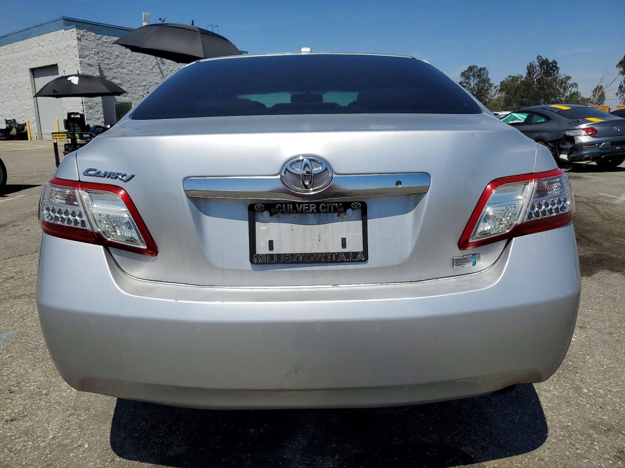 2010 TOYOTA CAMRY HYBRID photo 16