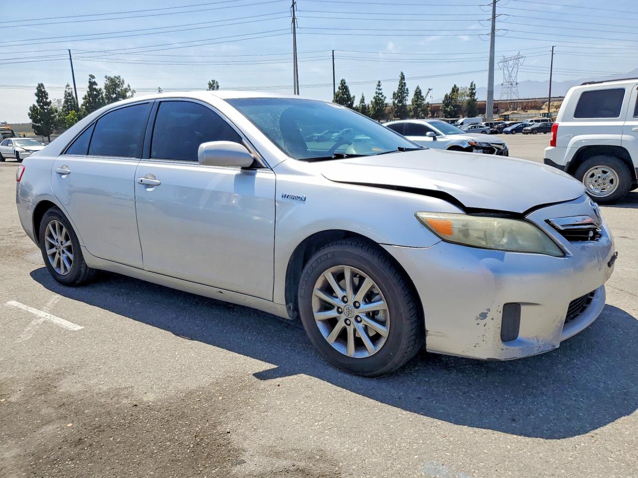 2010 TOYOTA CAMRY HYBRID photo 10