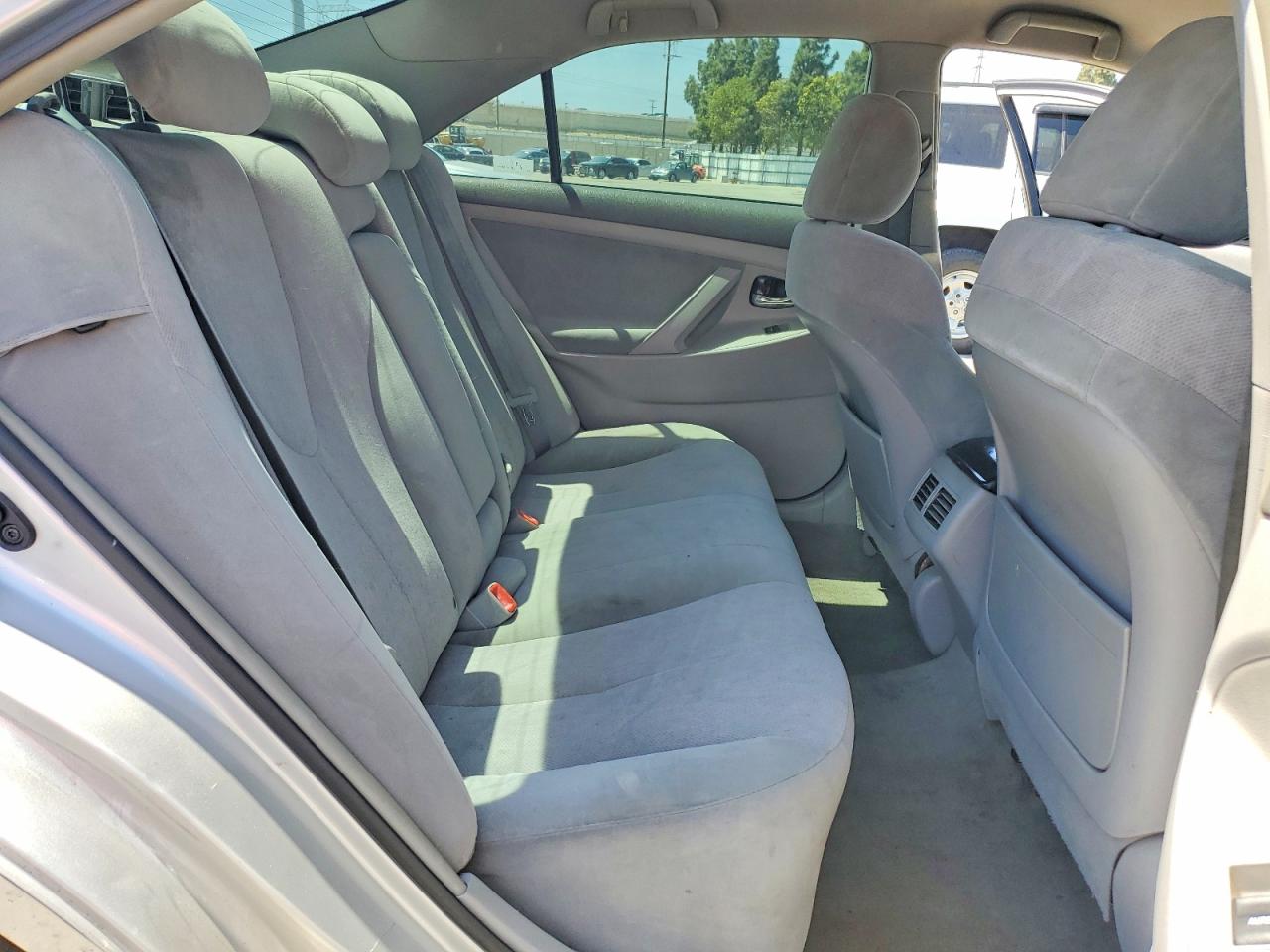 2010 TOYOTA CAMRY HYBRID photo 28