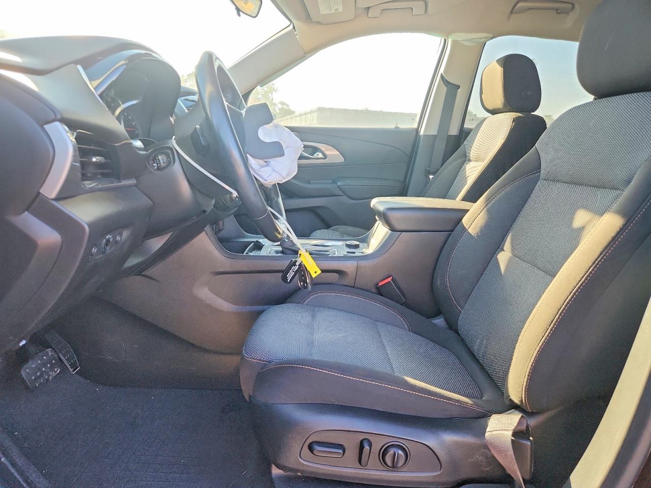 2020 CHEVROLET TRAVERSE LT photo 13