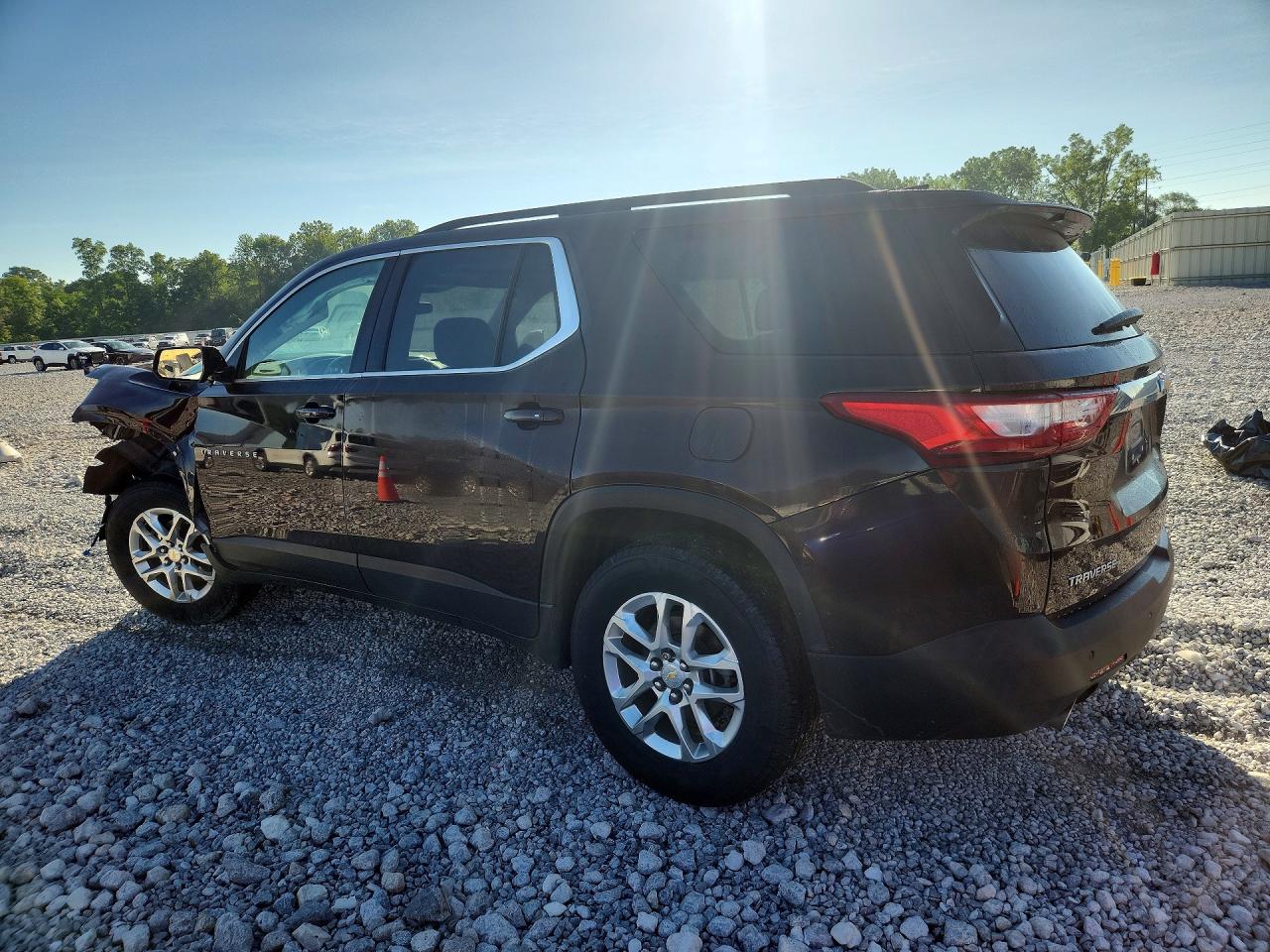 2020 CHEVROLET TRAVERSE LT photo 3