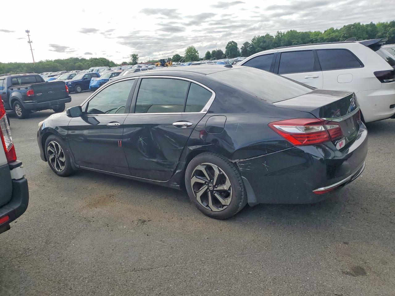 2017 HONDA ACCORD EX photo 3