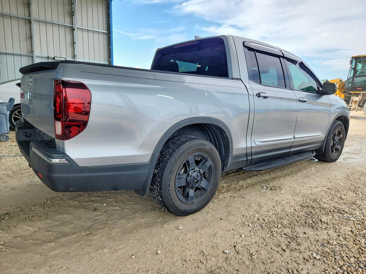 2019 HONDA RIDGELINE SPORT photo 5