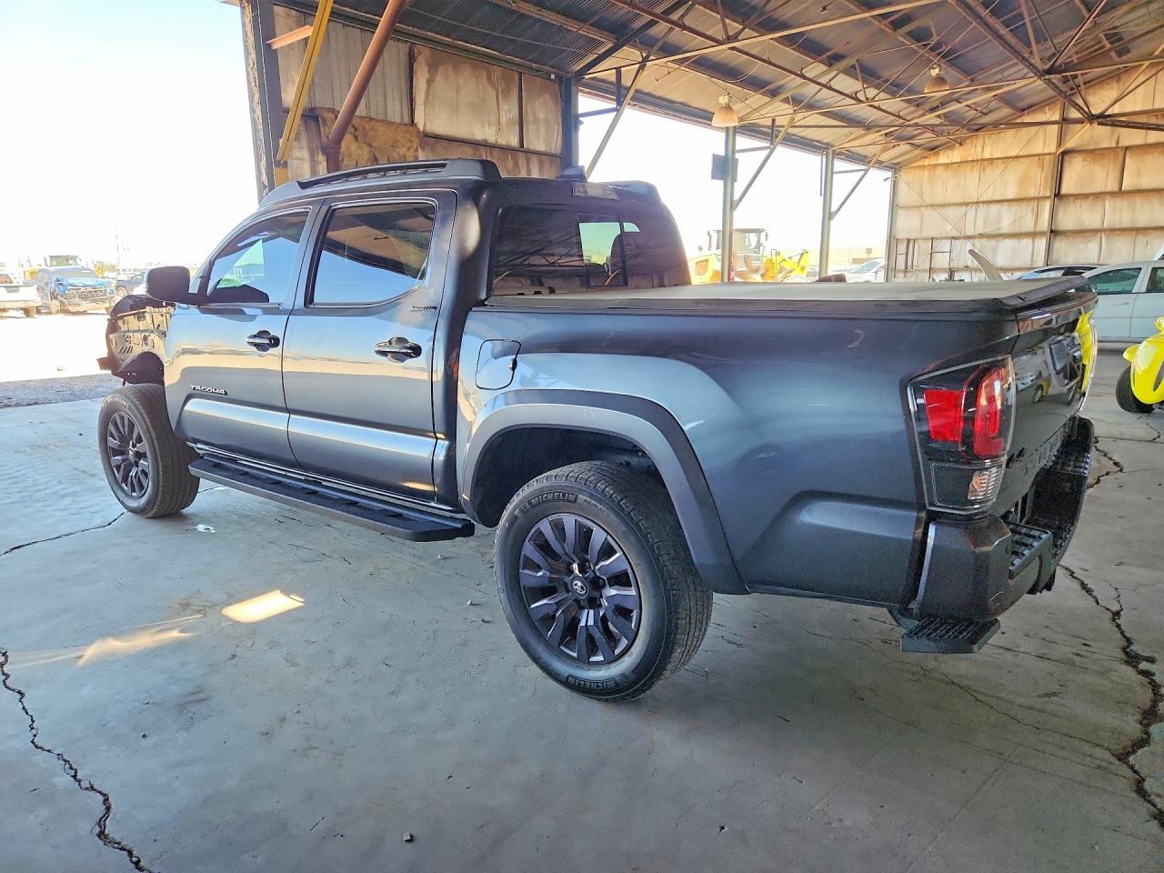 2022 TOYOTA TACOMA LIMITED photo 4