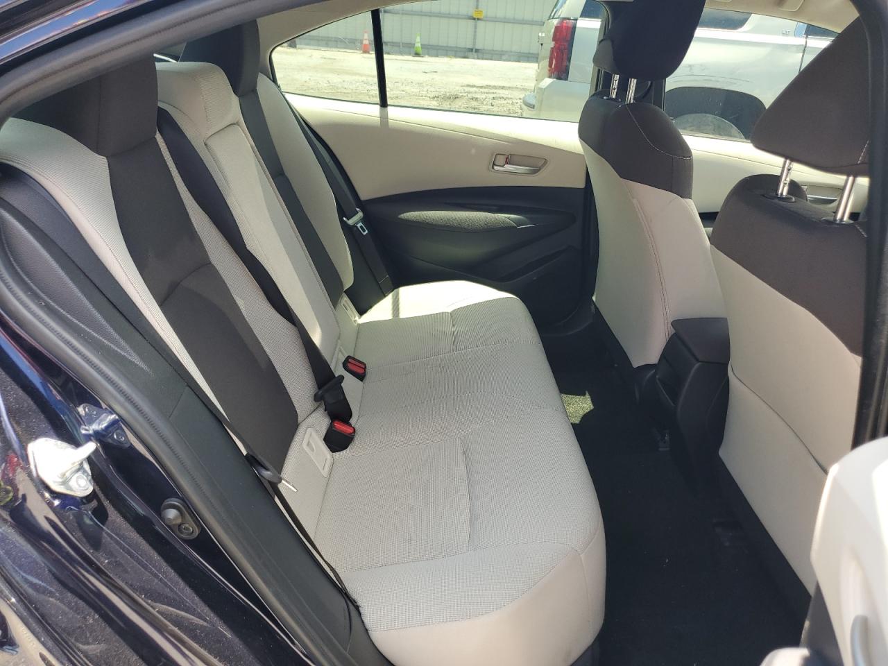 2021 TOYOTA COROLLA LE photo 28