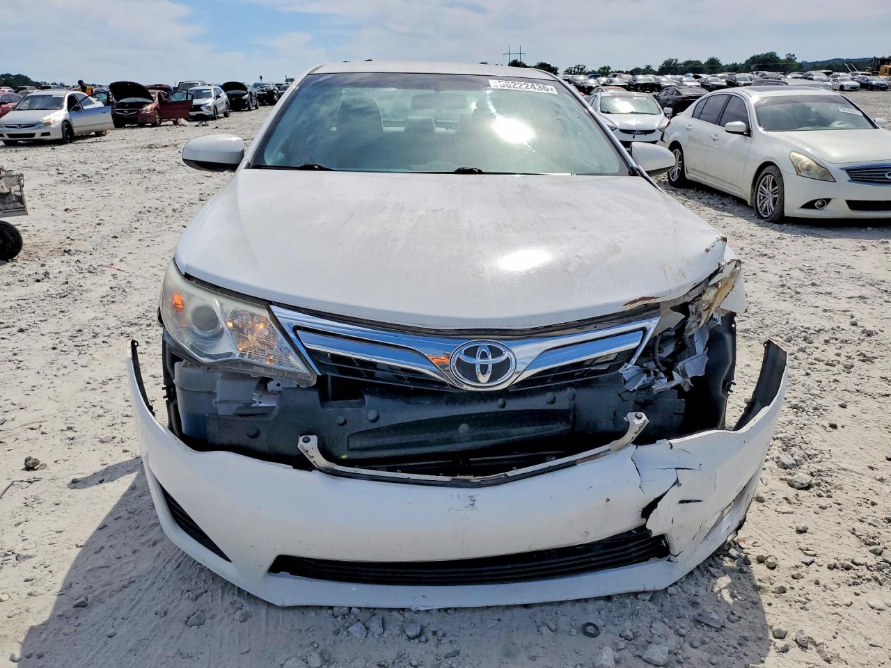 2013 TOYOTA CAMRY LE photo 9