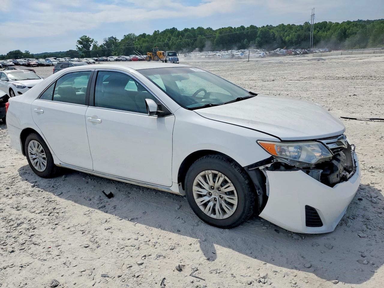 2013 TOYOTA CAMRY LE photo 7
