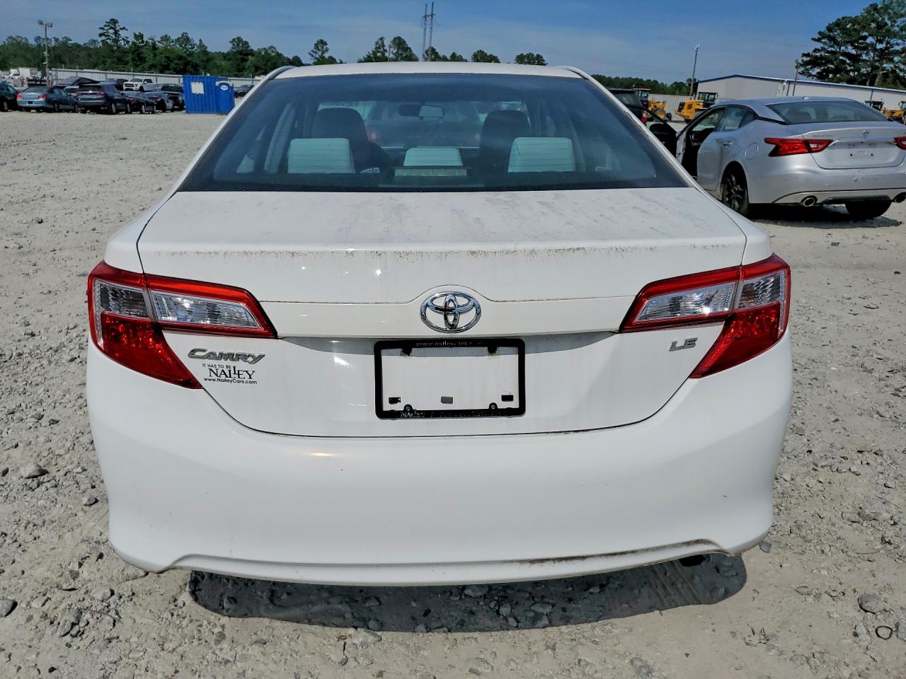 2013 TOYOTA CAMRY LE photo 11