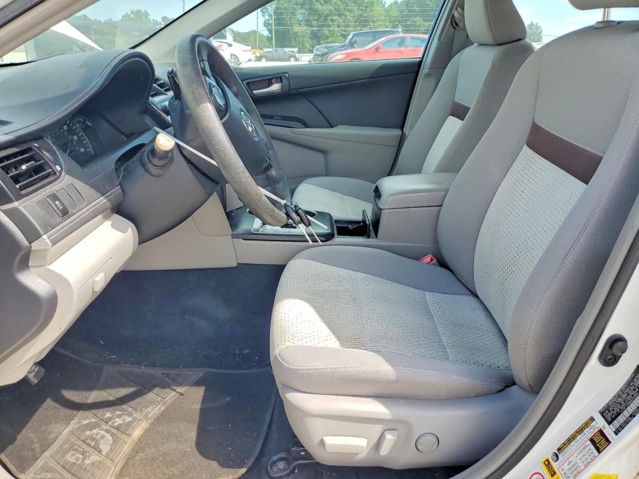 2013 TOYOTA CAMRY LE photo 13