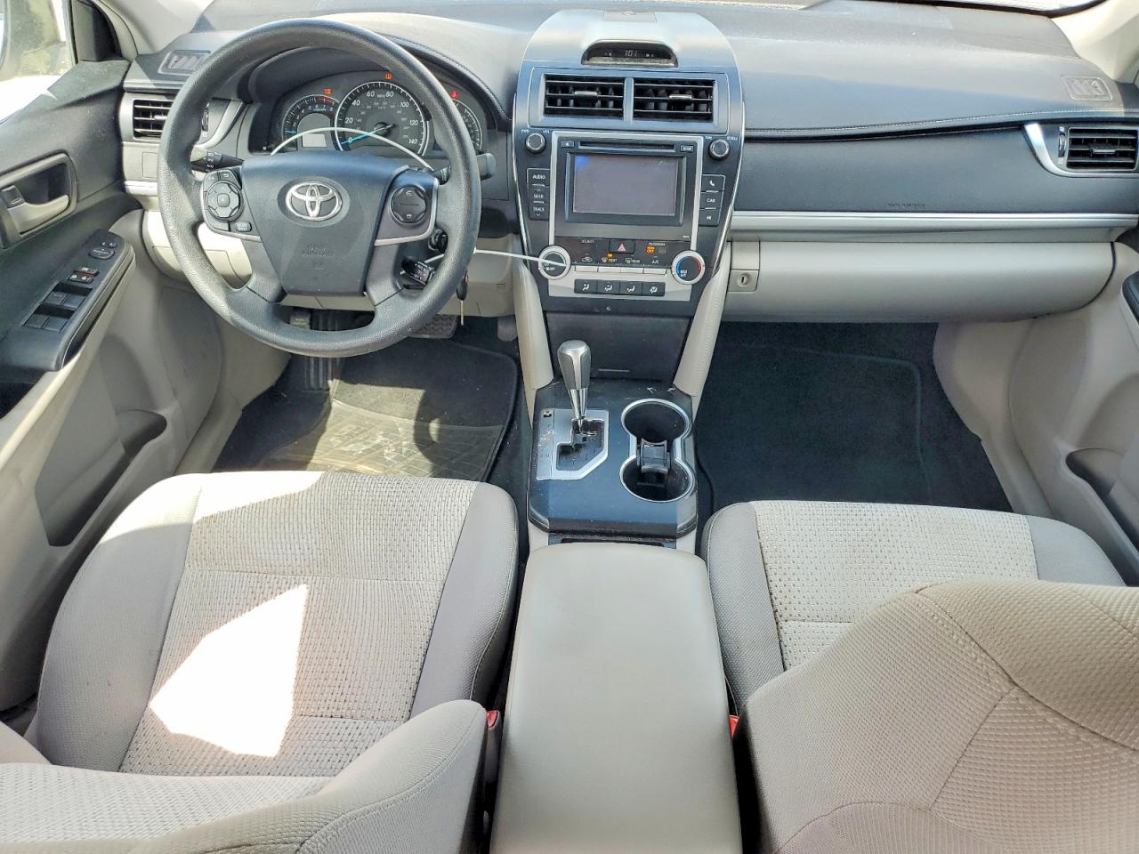 2013 TOYOTA CAMRY LE photo 15