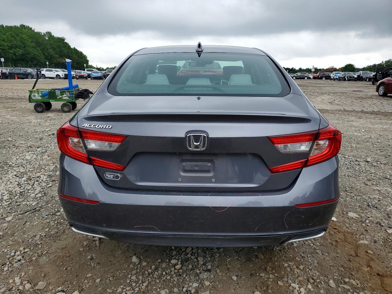2020 HONDA ACCORD LX photo 11