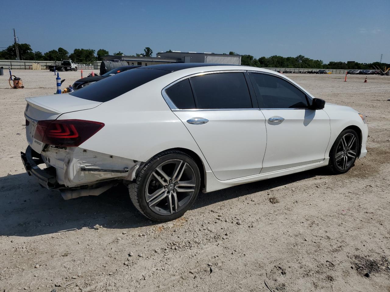 2016 HONDA ACCORD SPORT photo 5
