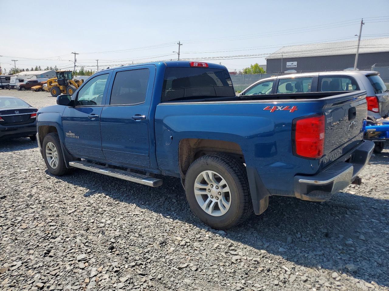2018 CHEVROLET SILVERADO K1500 LT photo 3
