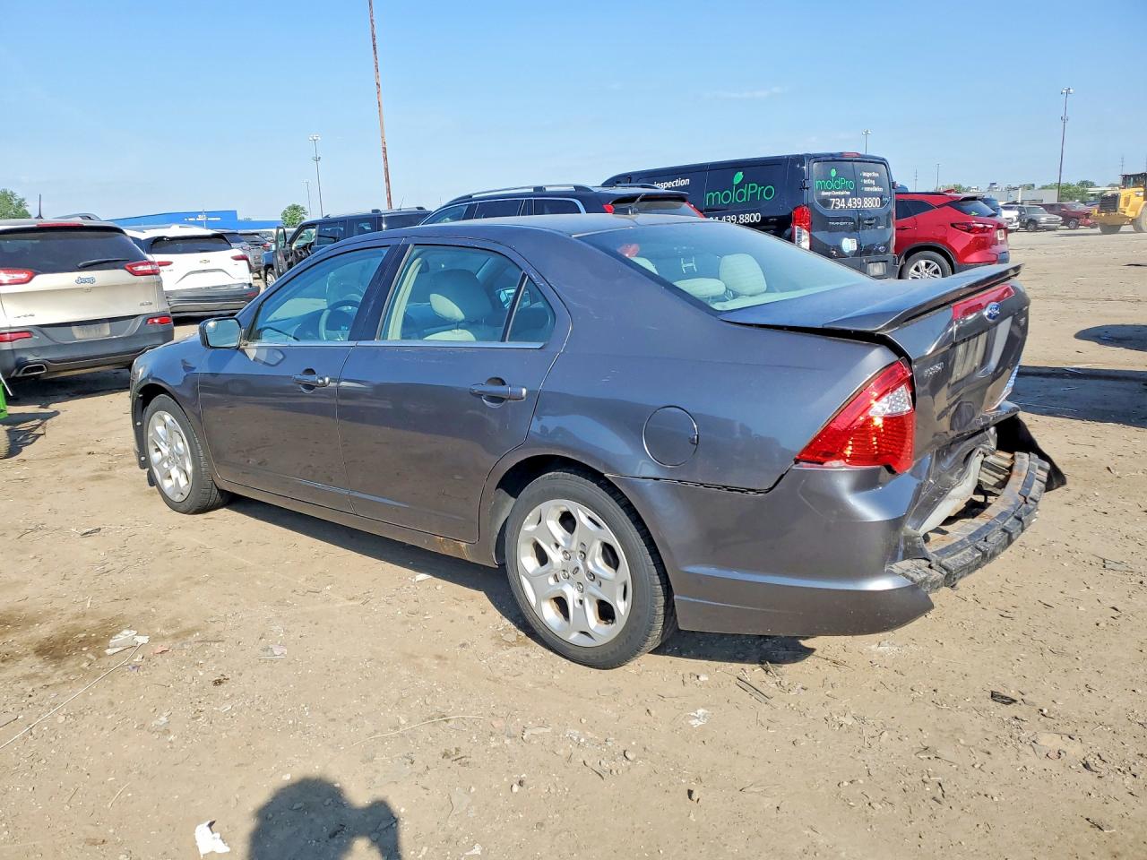 2011 FORD FUSION SE photo 3