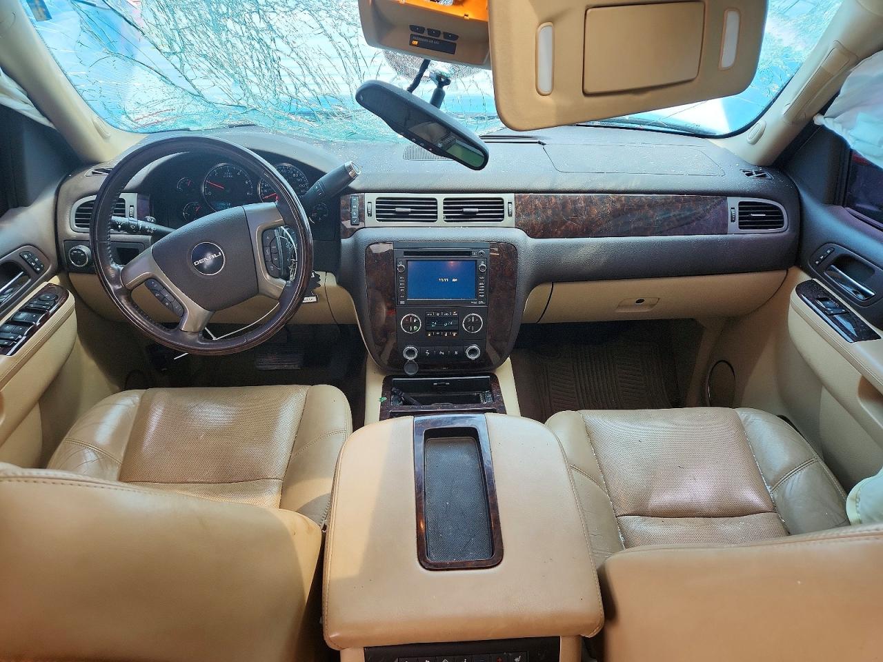 2011 GMC YUKON XL DENALI photo 22