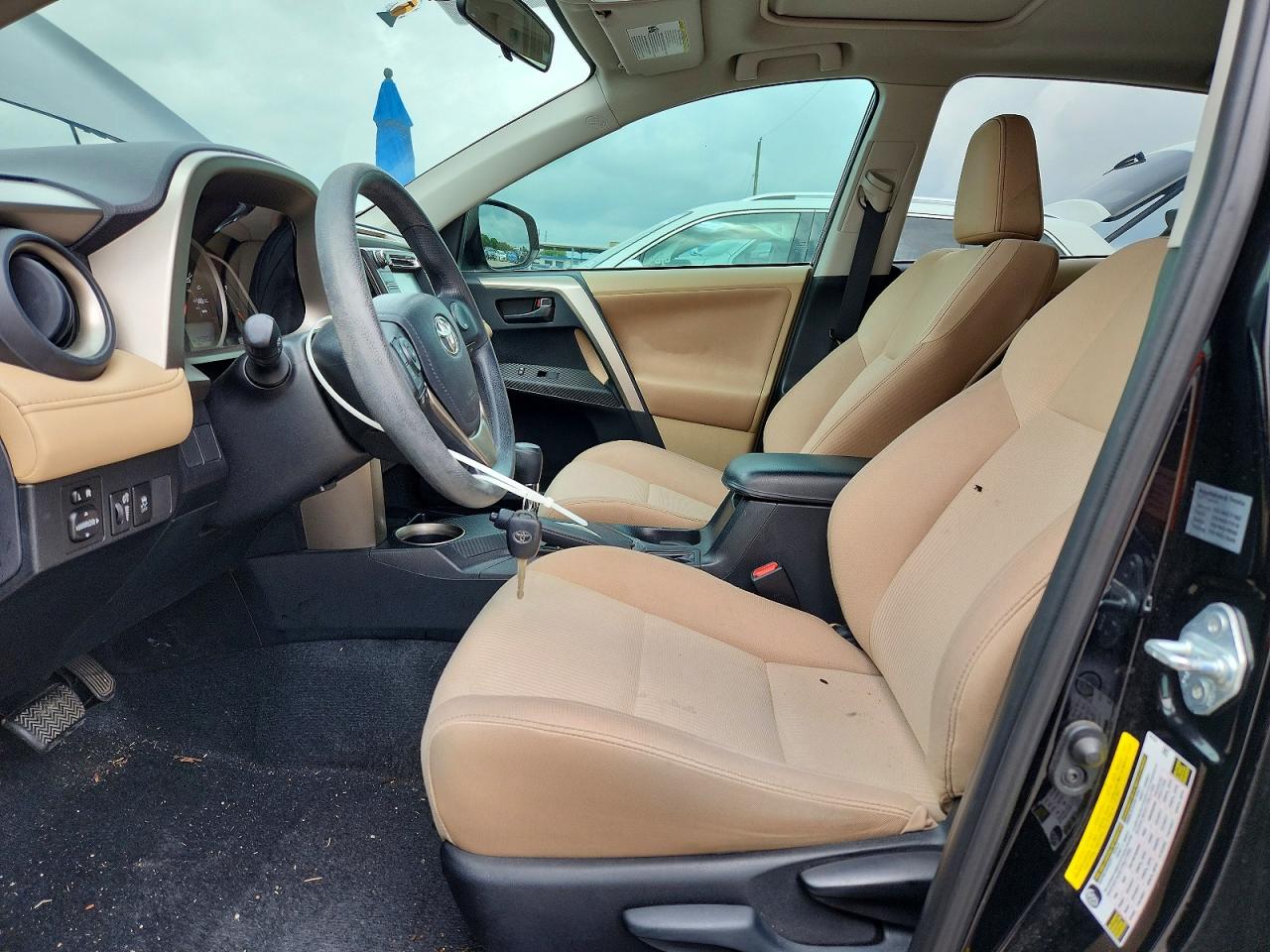 2013 TOYOTA RAV4 XLE photo 19