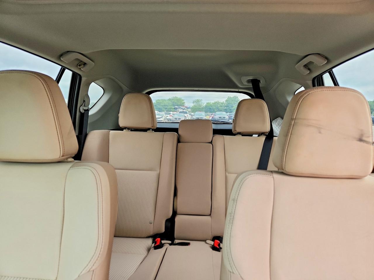 2013 TOYOTA RAV4 XLE photo 28